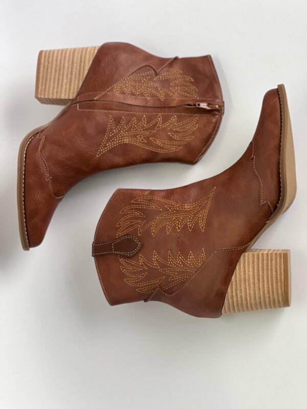 Bota Western/Texana Cano curto Bordada 8676062 - Imagem 4