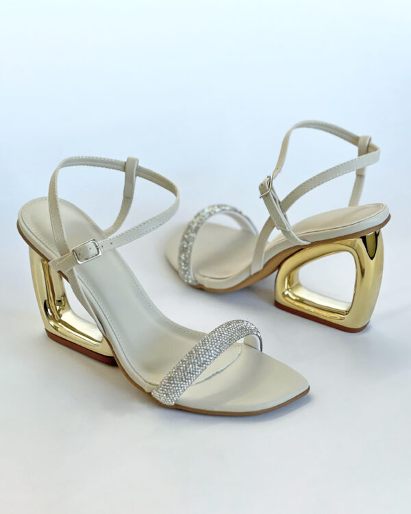 Sandália com Strass e Salto Orgânico Cromado 889C7052 - Imagem 2